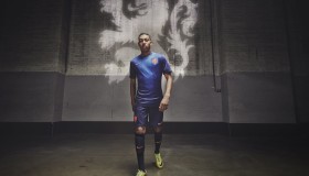 bbin全站-离谱！瓦伦西亚调名单混入鹈鹕，英超门线救险竟成NBA总决赛预演？